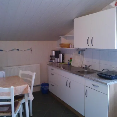 Einzimmerwohnung Im Dachgeschoss *